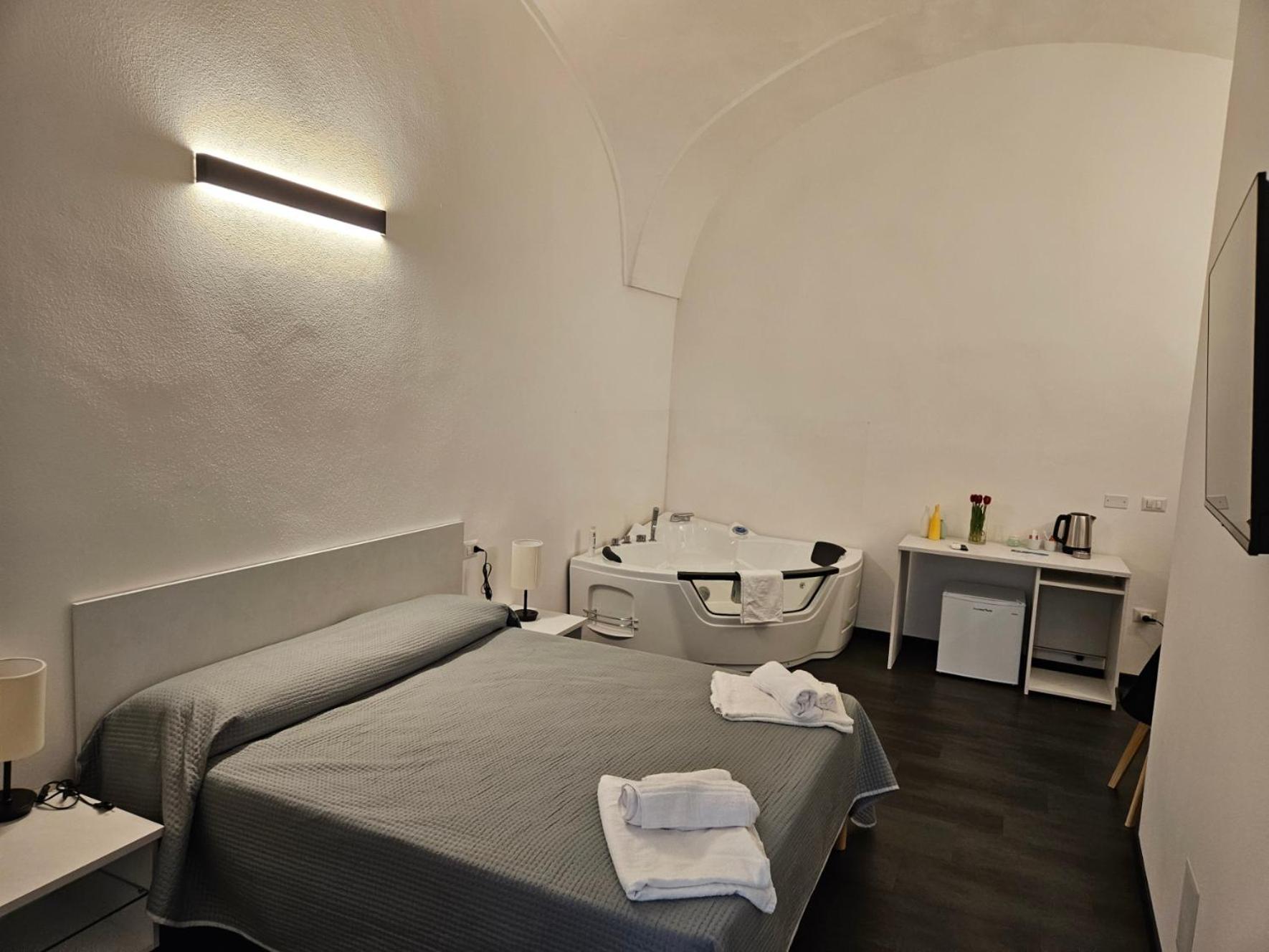 Hotel La Dama Del Castello Bosa Zewnętrze zdjęcie