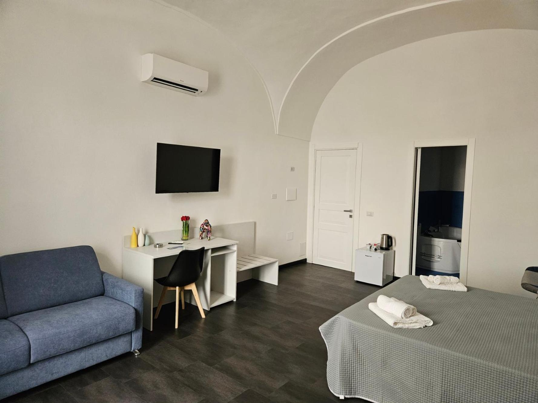 Hotel La Dama Del Castello Bosa Zewnętrze zdjęcie